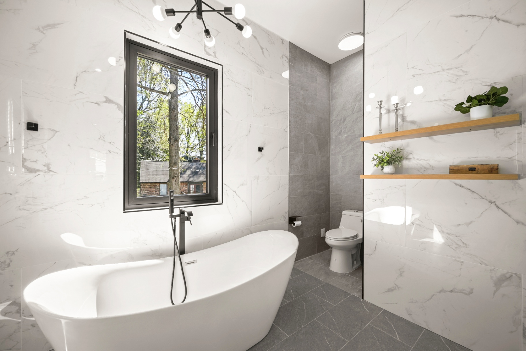 Sculptural soaking tub